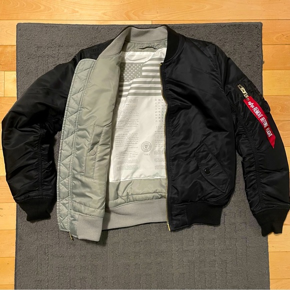 ALPHA INDUSTRIES - MA-1 BOMBER JACKET - XS - BLACK - BRAND NEW W/OUT TAGS - Picture 2 of 4